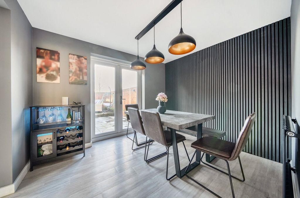 Property photo 3 of 20 Dining Room