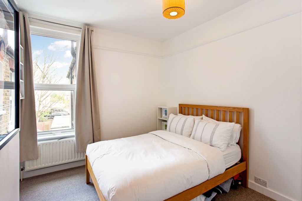 Property photo 3 of 12 10 Kent