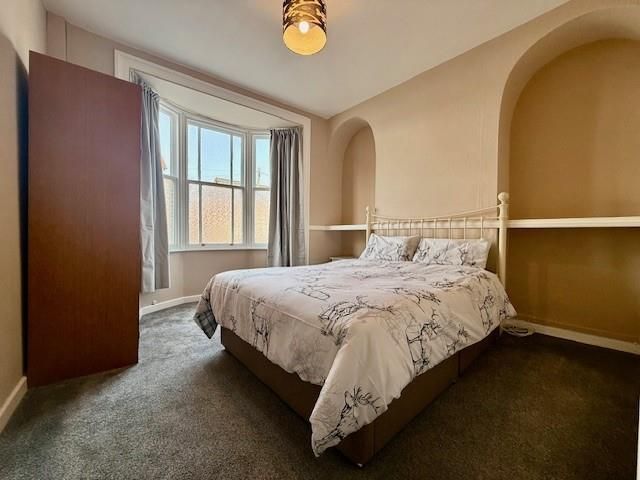 Property photo 1 of 9 Bed 1.Jpg