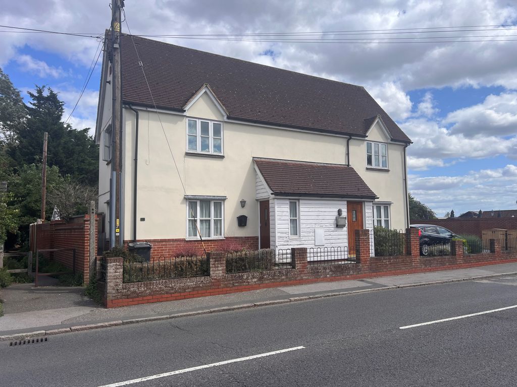 Property photo 1 of 8 174 Main Rd, Great Leighs, Chelmsford CM3 1Np