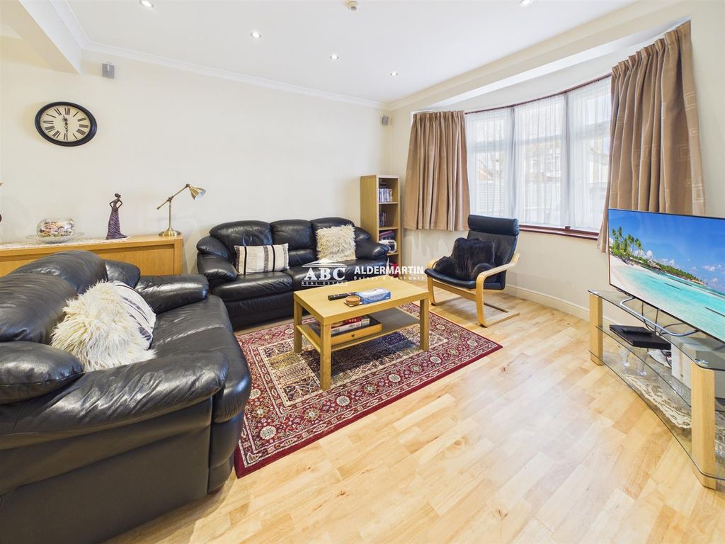 Property photo 2 of 23 Cam03827G0-Pr0141-Still003.Jpg