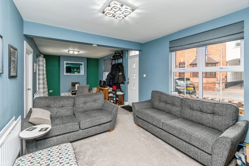 Property photo 3 of 17 Photo
