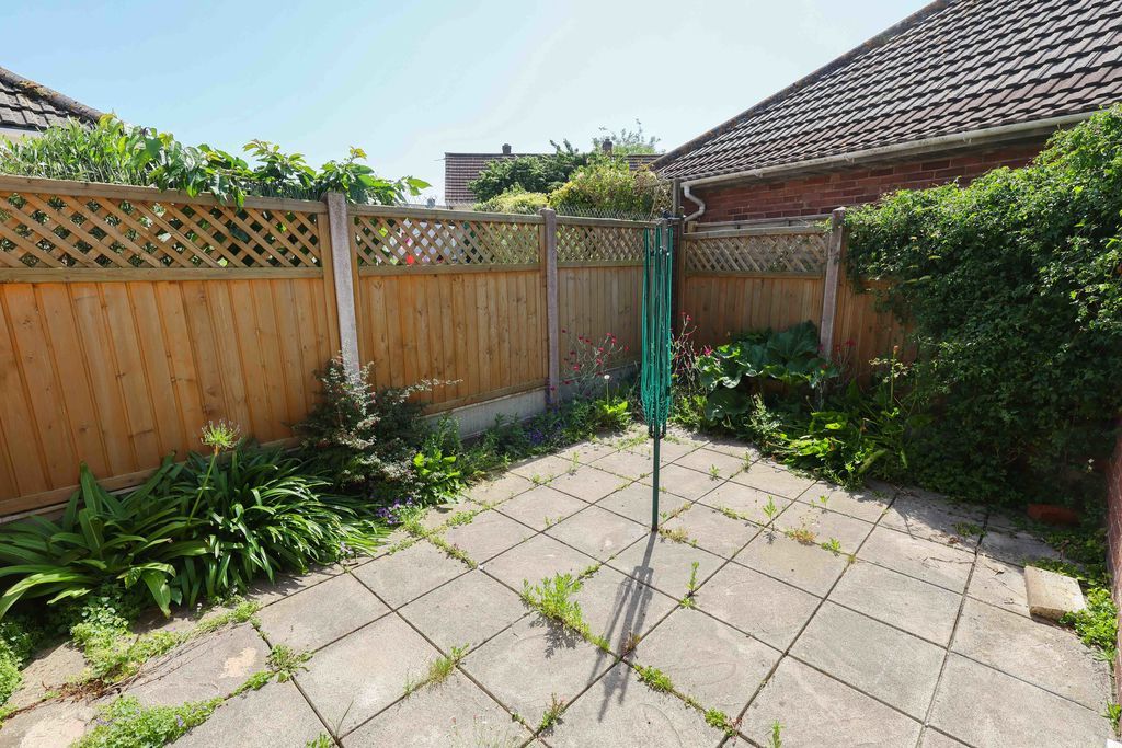 Property photo 3 of 13 Garden