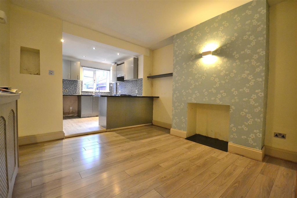 Property photo 3 of 14 Dining Room