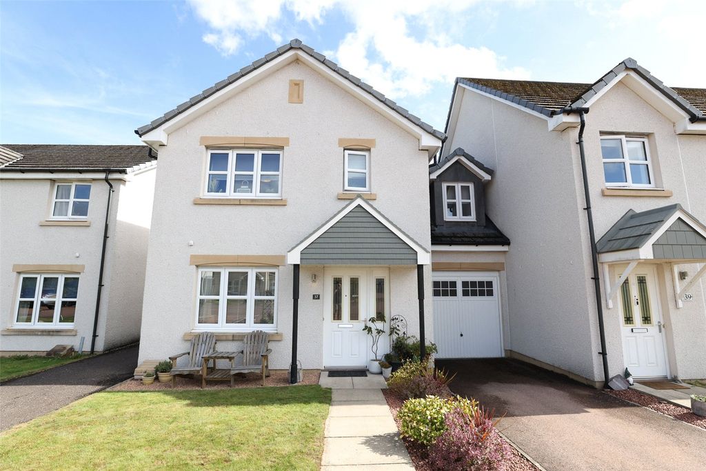 Property photo 1 of 17 External