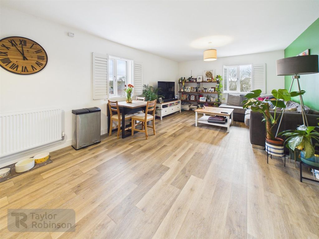 Property photo 3 of 9 Cam02600G0-Pr0653-Still013.Jpg