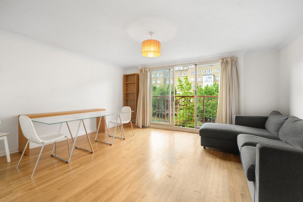 Property photo 3 of 15 Lockesfield Place, I