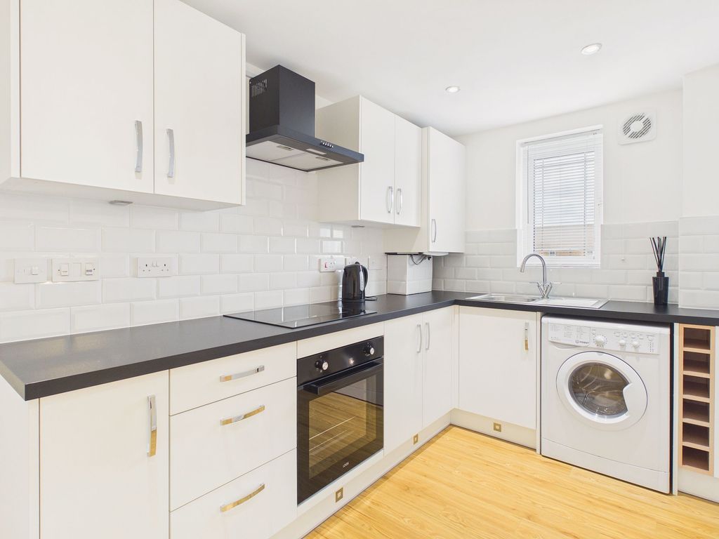 Property photo 2 of 8 Kitchen