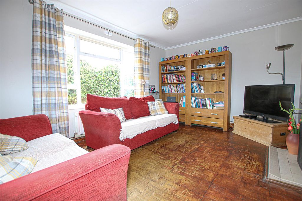 Property photo 3 of 16 Img_1913Lvg.Jpg