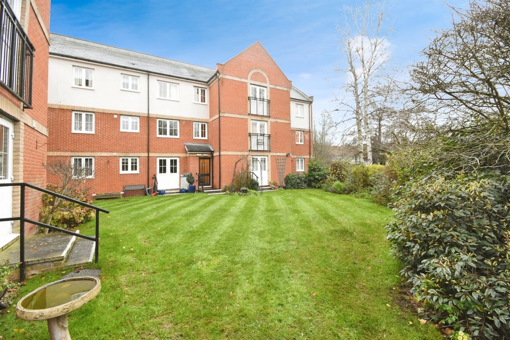 Property photo 1 of 17