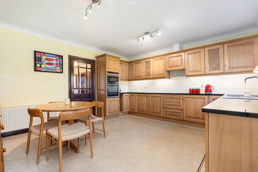 Property photo 3 of 42 Photo 16