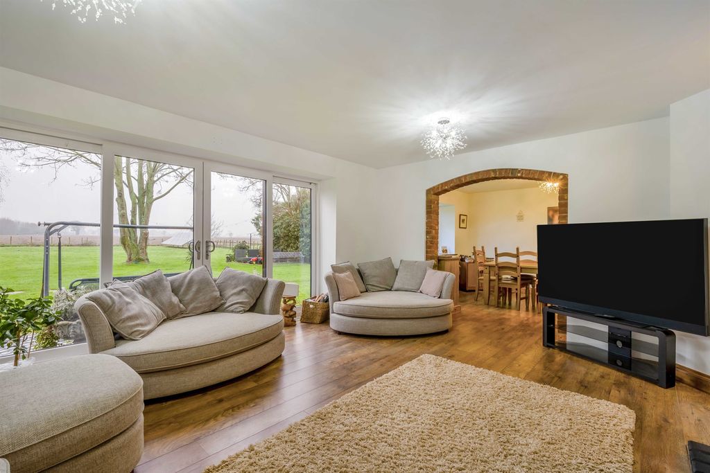 Property photo 2 of 21