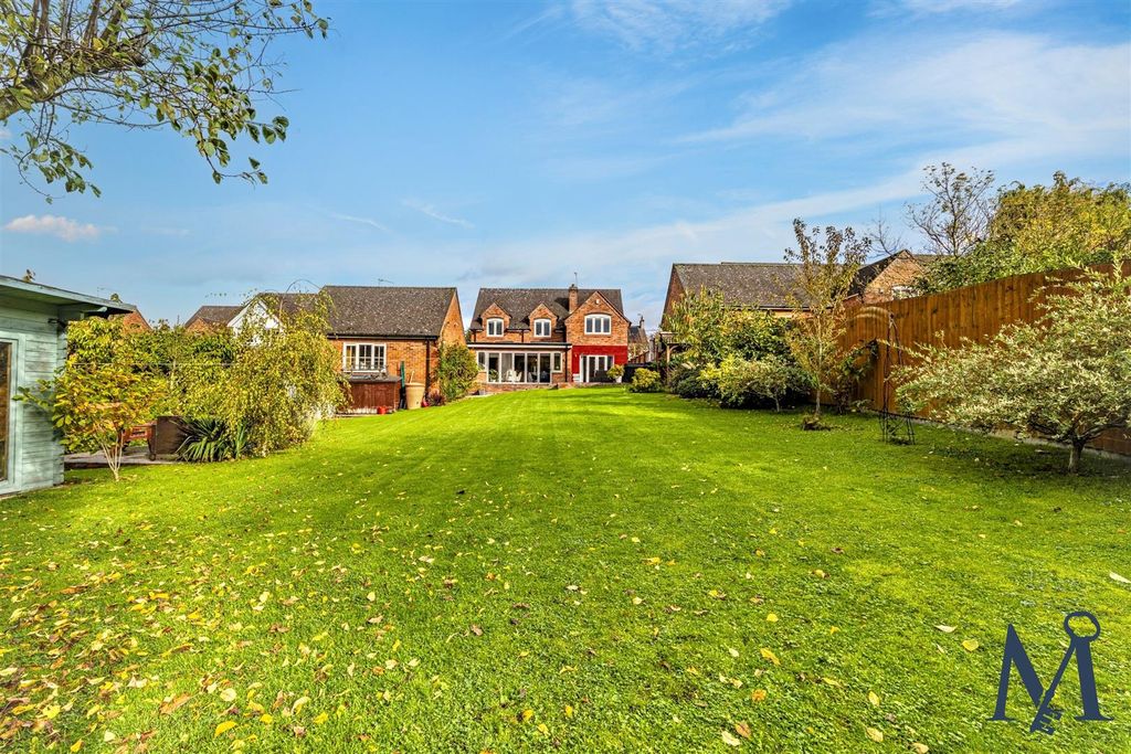 Property photo 2 of 30 Rear Garden