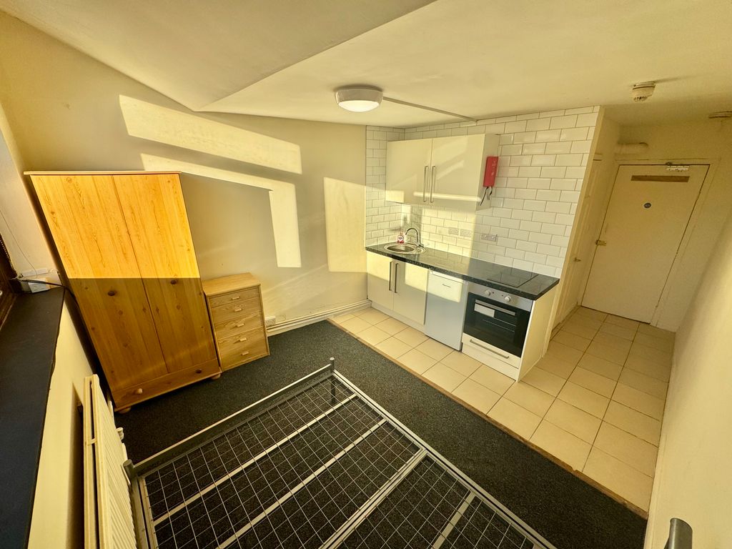 Property photo 3 of 7 Image