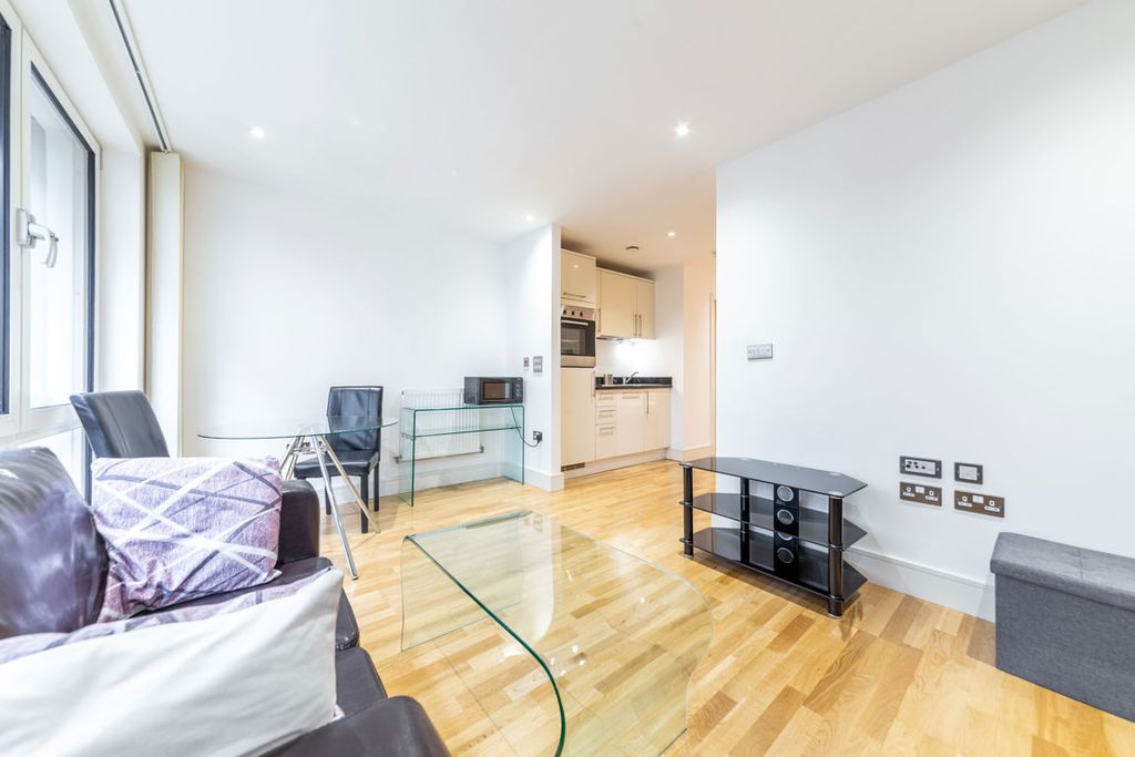 Property photo 1 of 8