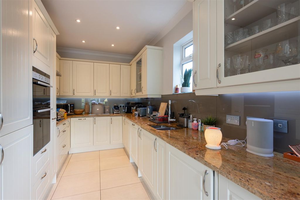 Property photo 2 of 20 Alders 12.Jpg
