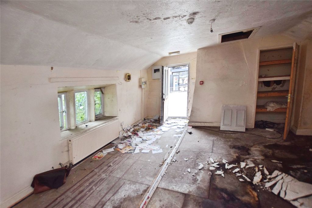 Property photo 3 of 27 Top Floor Reception