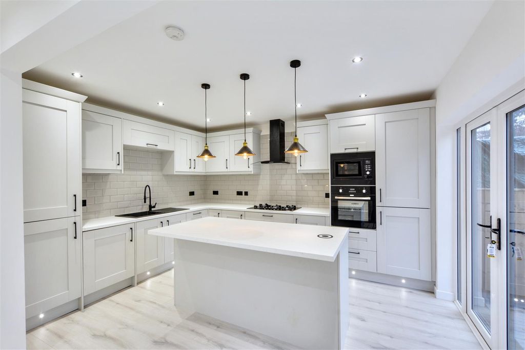 Property photo 3 of 26 Kitchen_1.Jpeg