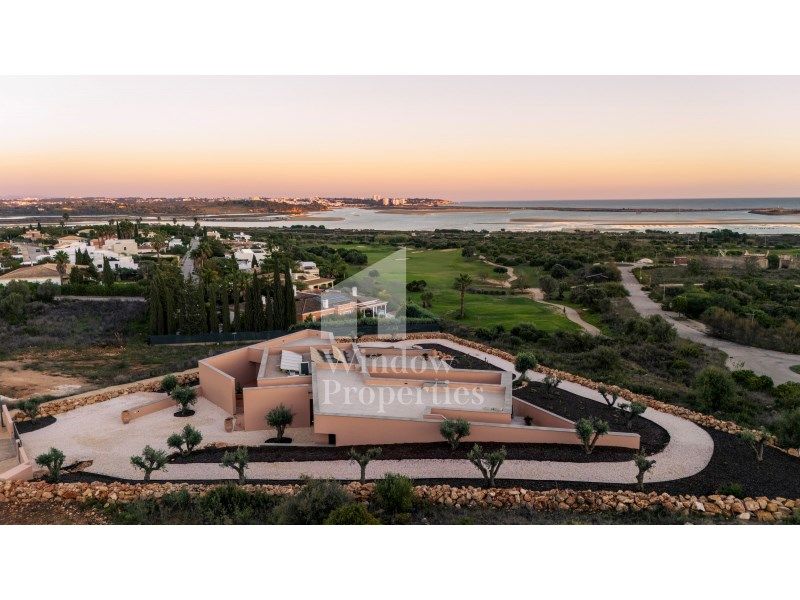 Property photo 1 of 41