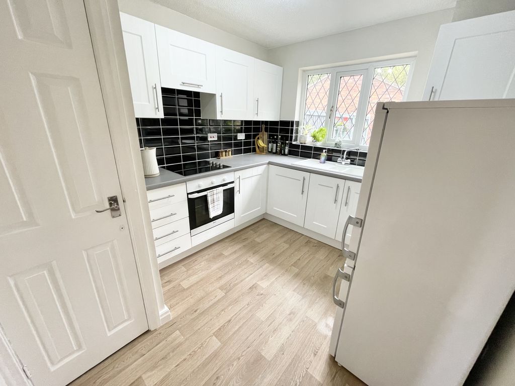 Property photo 2 of 28