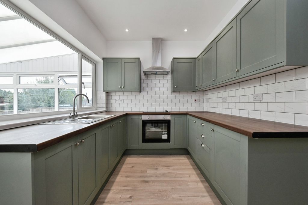 Property photo 3 of 21 Pbox-Img.Jpg