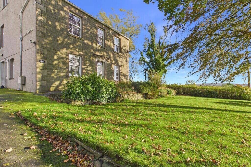Property photo 1 of 32