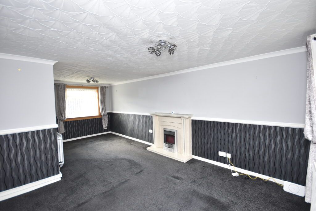 Property photo 2 of 31