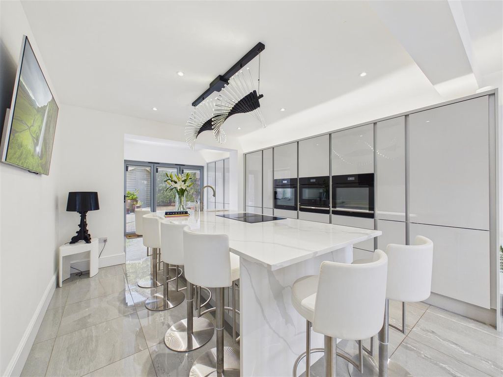 Property photo 2 of 34 Kitchen