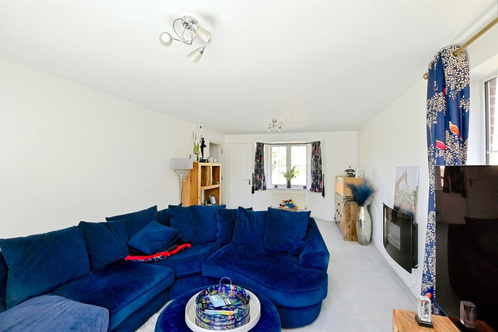 Property photo 2 of 20 Pbox-Img.Jpg