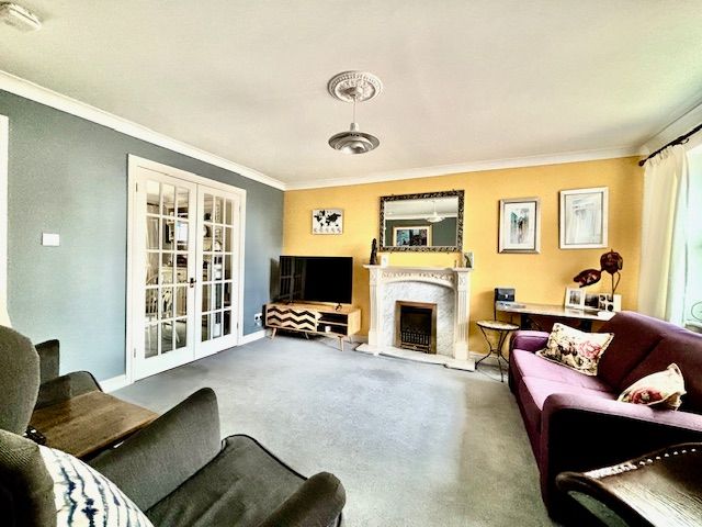 Property photo 2 of 16 Sitting Room