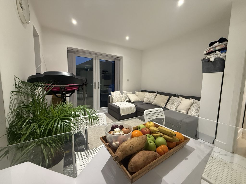 Property photo 3 of 9 Tempimageb9Jios