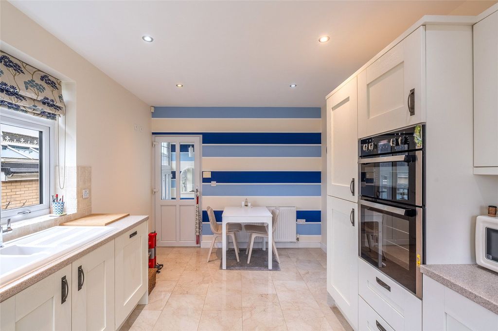 Property photo 3 of 40 Picture No. 39