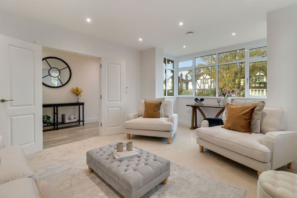 Additional image 10 of 4 bed semi-detached house for saleHurst Road, East Molesey KT8