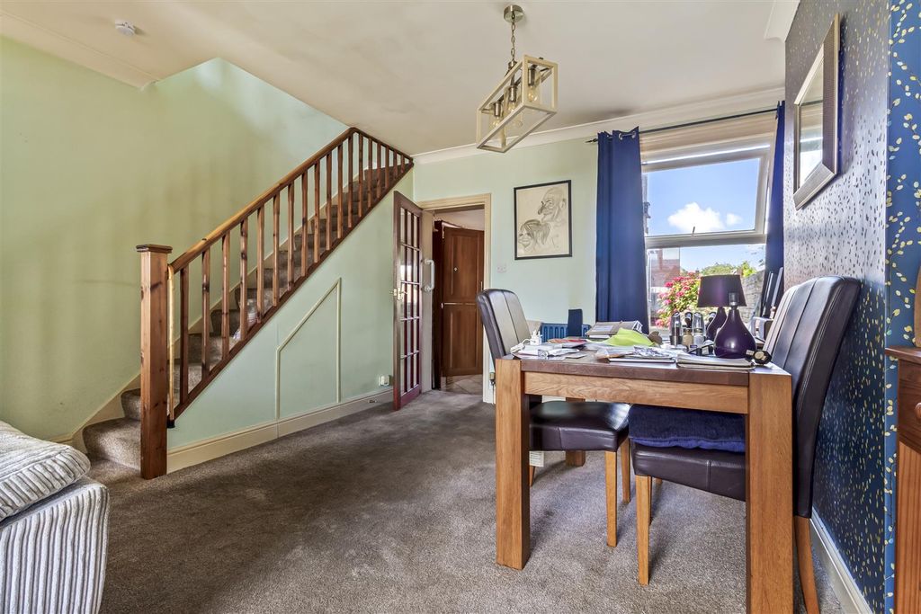 Property photo 3 of 15 129 Southfield Road-002.Jpg
