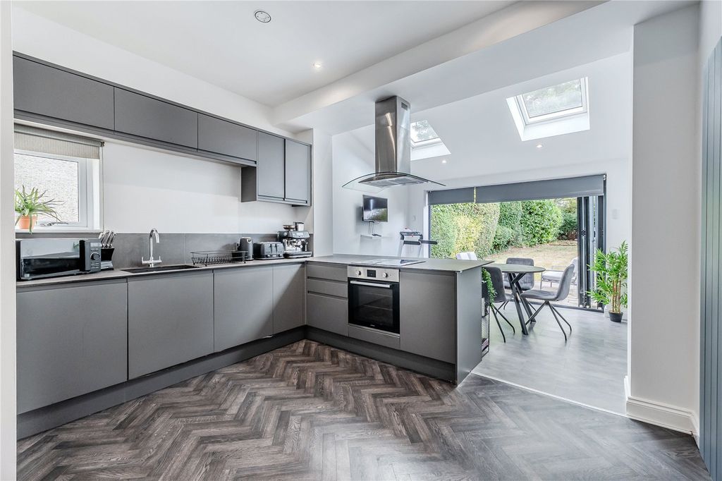 Property photo 3 of 15 Dining Kitchen