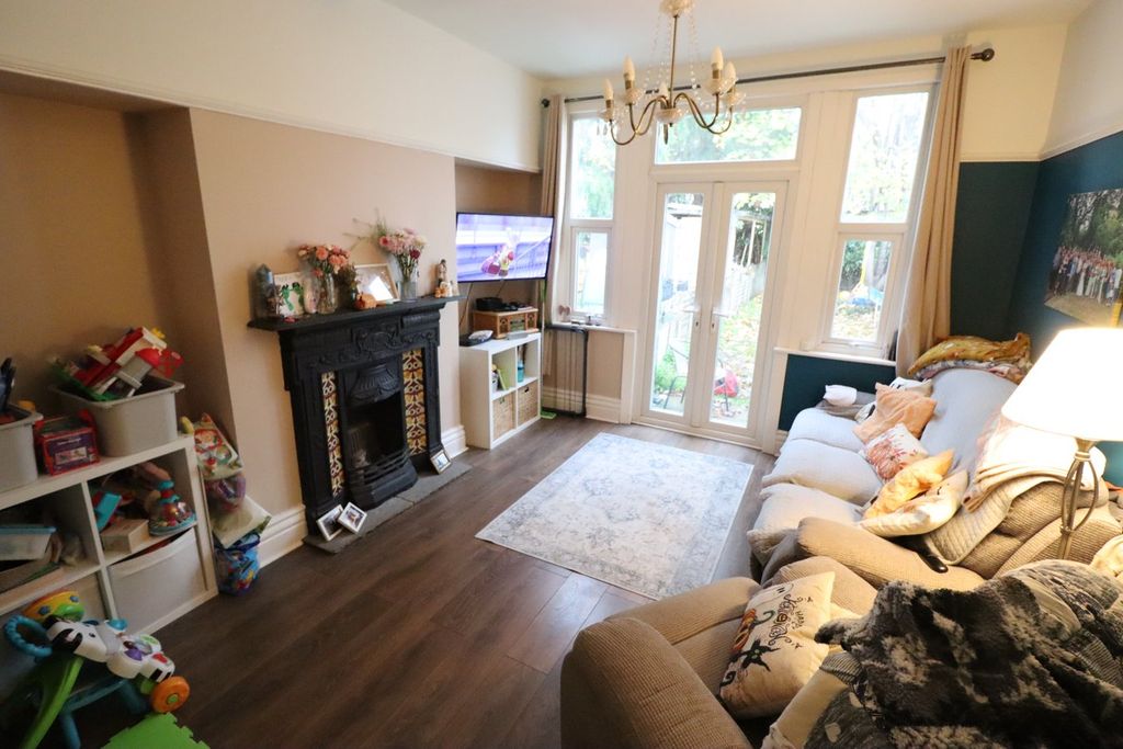 Property photo 3 of 9