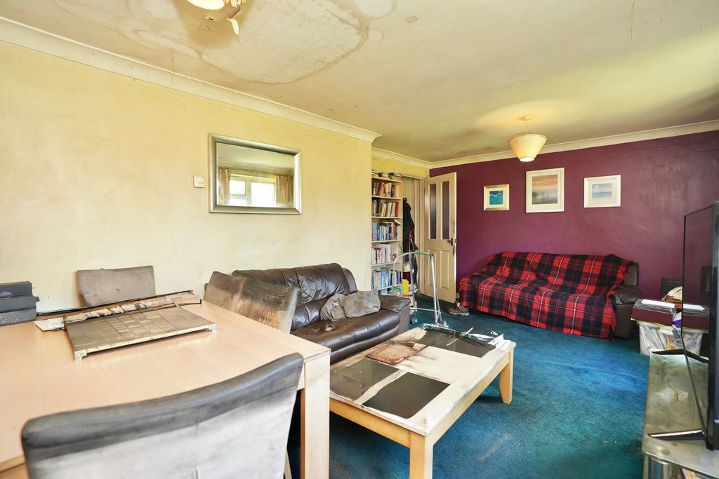 Property photo 3 of 8