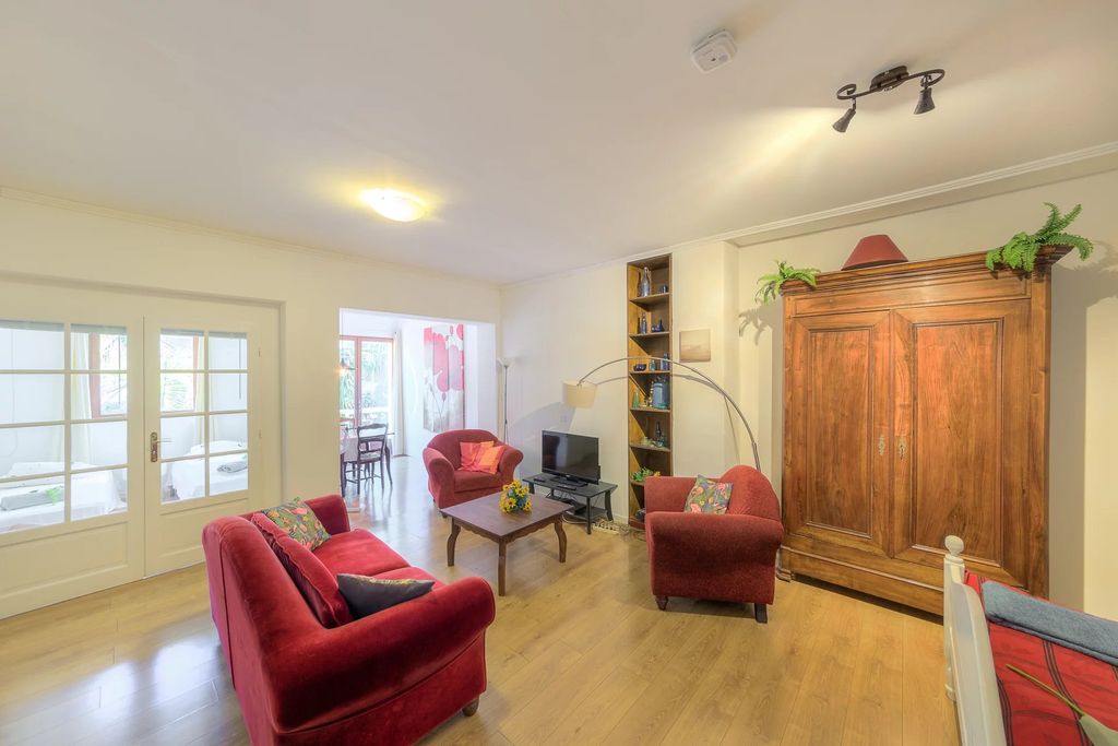 Property photo 2 of 18