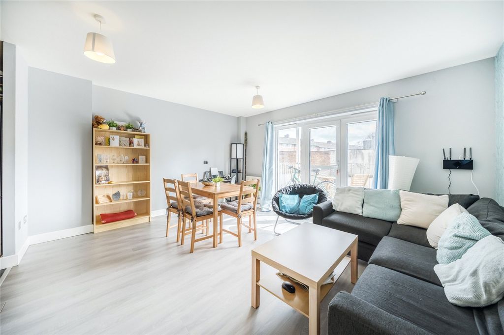 Property photo 2 of 10 Reception