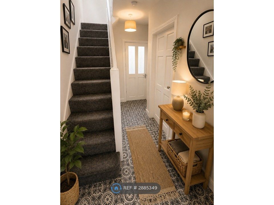 Property photo 2 of 12 Hallway