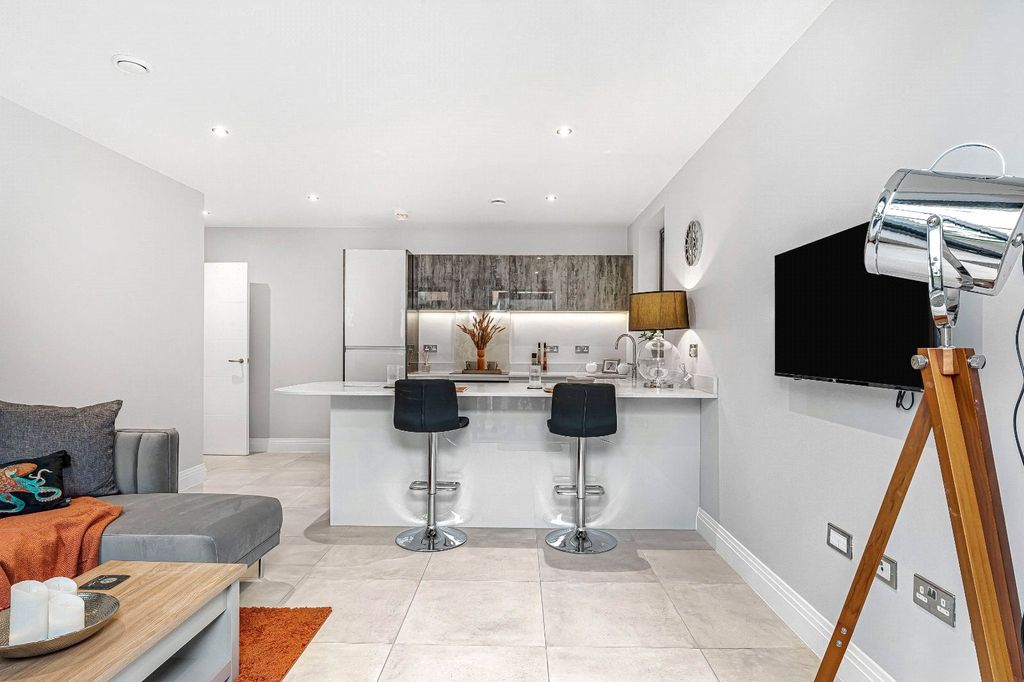 Property photo 3 of 18 Picture No. 05