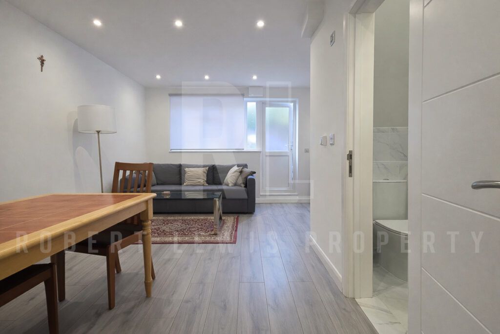 Property photo 3 of 5