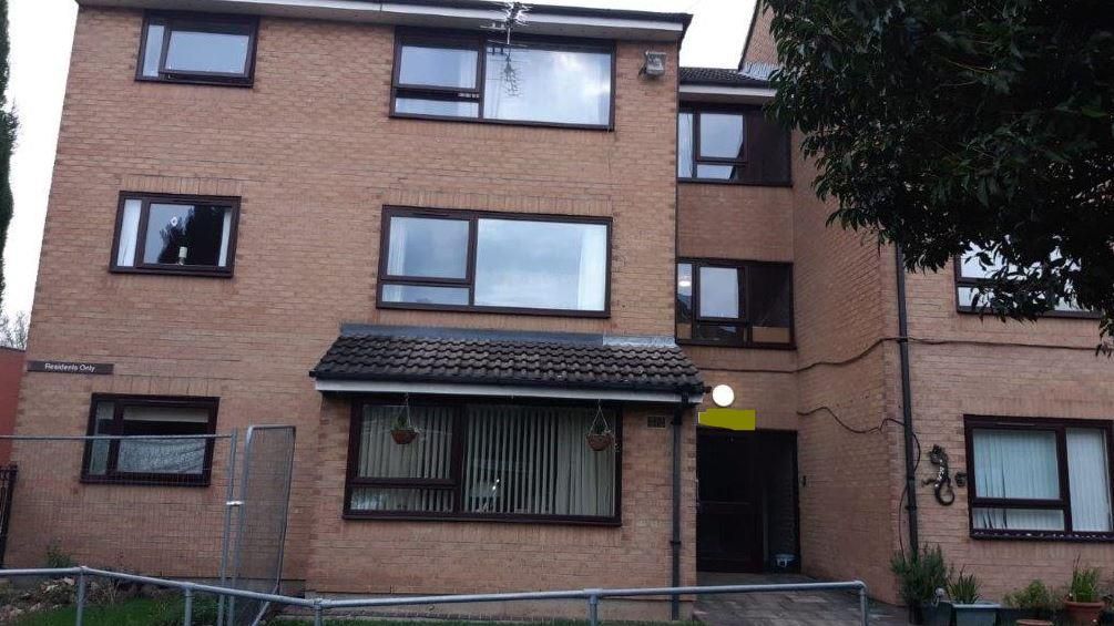 Property photo 2 of 2 Front View.Jpg