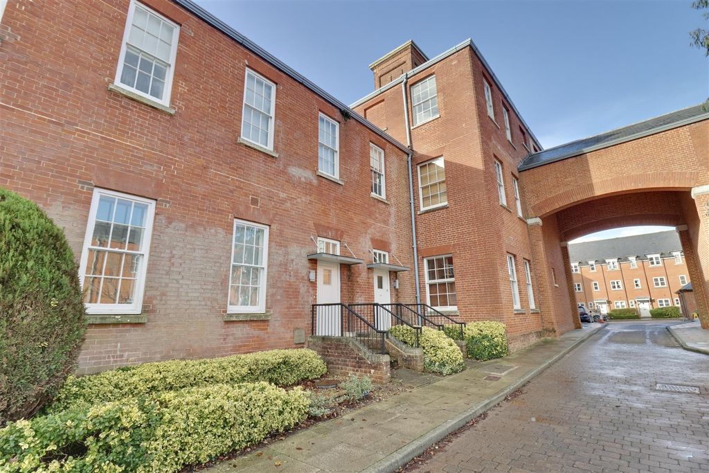 Property photo 1 of 17 Front