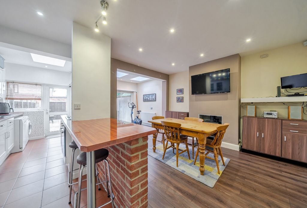 Property photo 3 of 21 1347793-12-68B9F6...