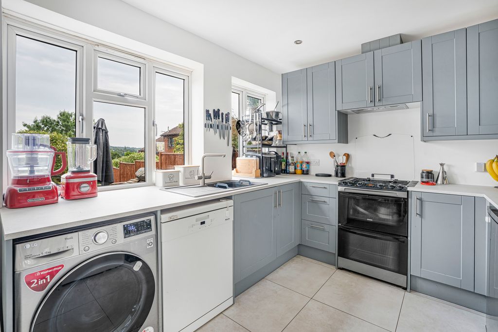 Property photo 3 of 13 Kitchen