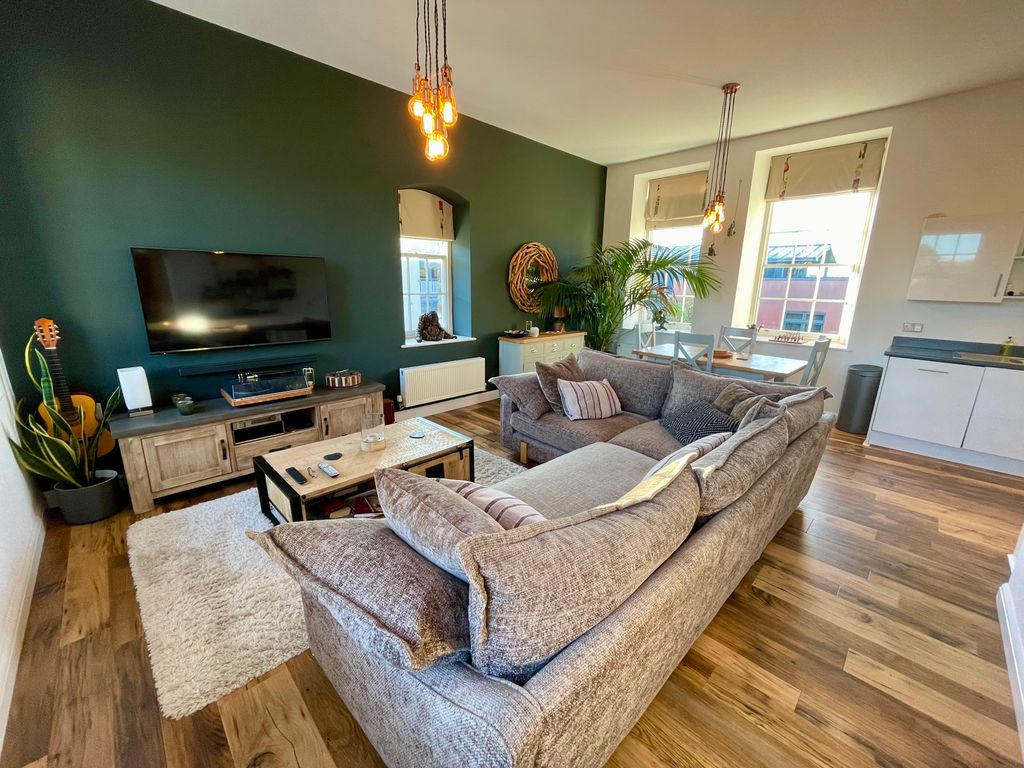 Property photo 2 of 12