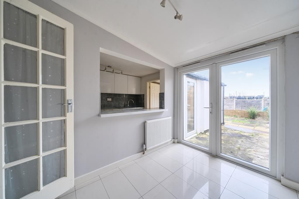 Property photo 2 of 20 Living Room