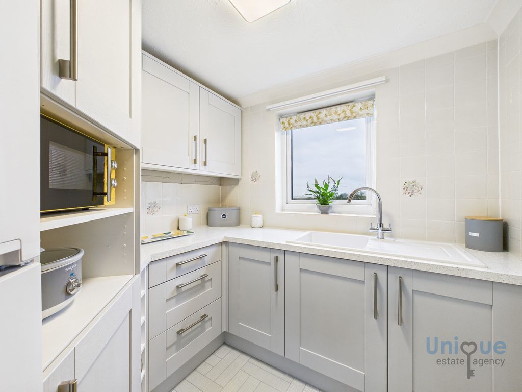 Additional image 7 of 1 bed flat for saleLystra Court, 103-107 South Promenade, Lytham St. Annes FY8