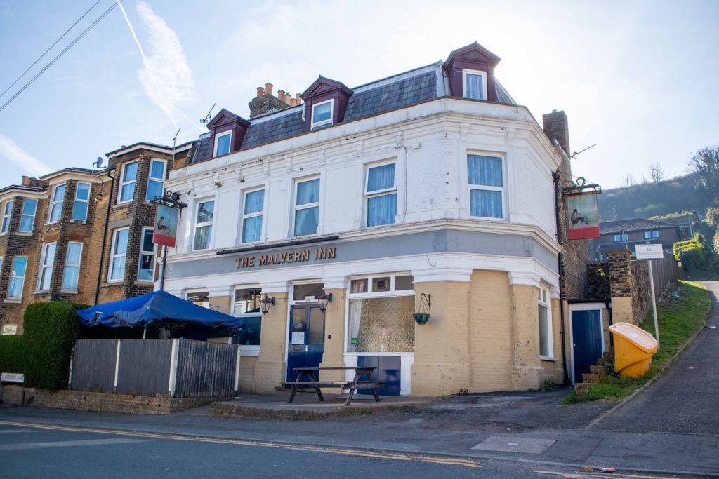 Property photo 1 of 7